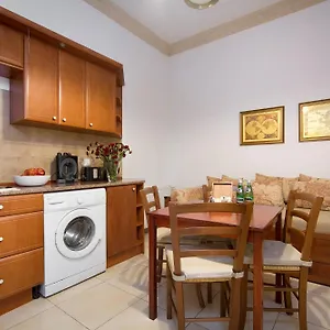 B12 - Comfort Apartemnts City Center Appartamento